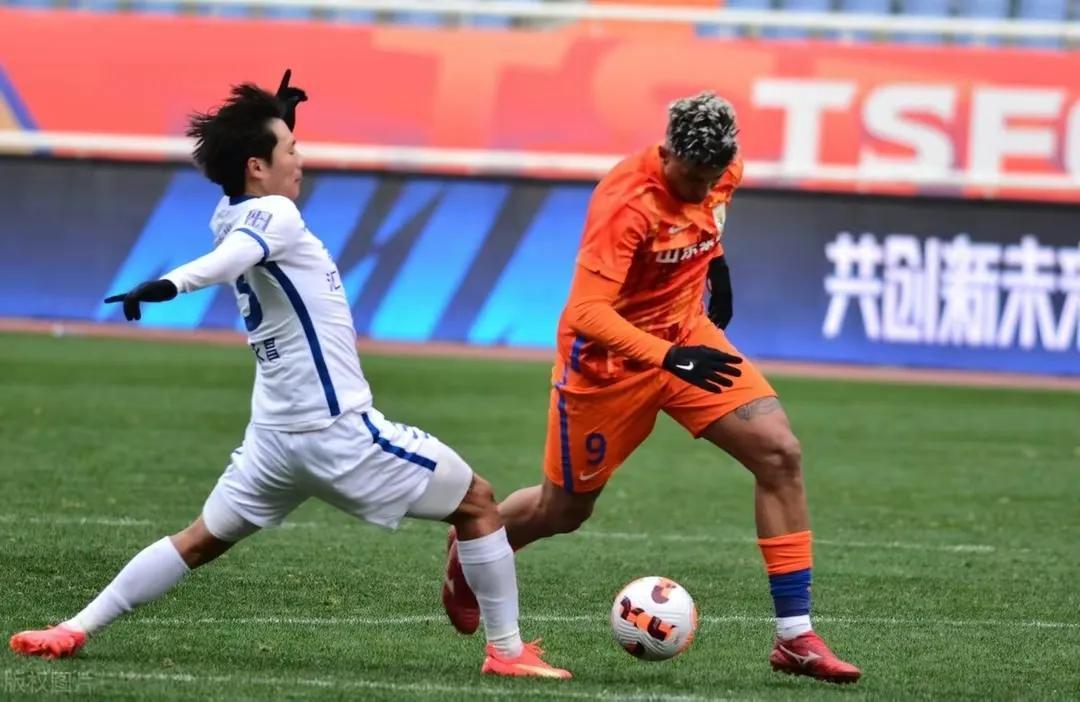 俄克拉荷马雷霆迎社区盾关键赛；集结日扳平良机；气氛紧张；团队化学反应显著的简单介绍